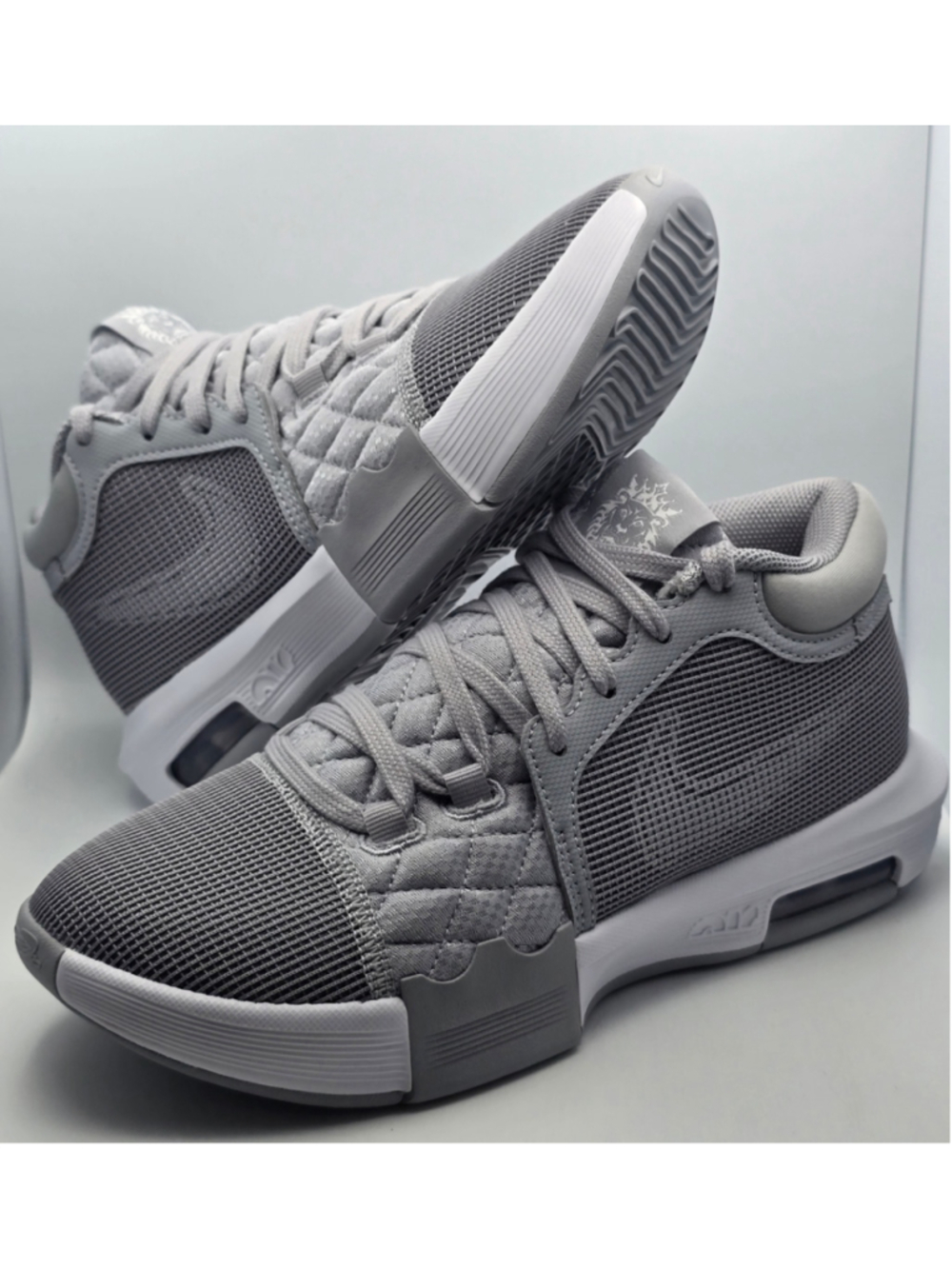 Men's Nike LeBron Witness VIII TB Athletic Shoes in Grey and White Men's 7 - Picture 4 of 10
